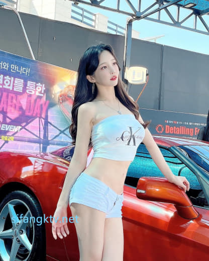 【2024-02-18】Having sex while changing into a bikini